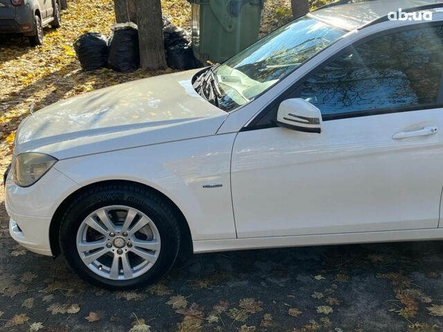 Мерседес С Класс 2010 в Киеве на Automoto.ua Белый Мерседес С Класс, объемом двигателя 2.1 л и пробегом 412 тыс. км за 8990 $, фото 5 на Automoto.ua