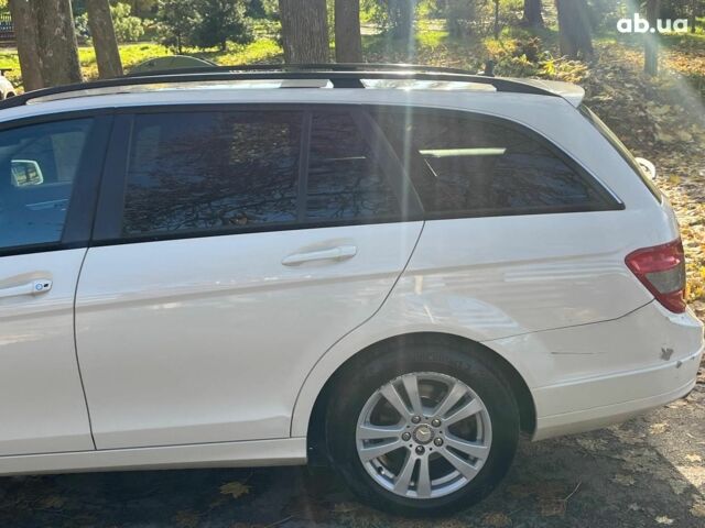 Мерседес С Класс 2010 в Киеве на Automoto.ua Белый Мерседес С Класс, объемом двигателя 2.1 л и пробегом 412 тыс. км за 8990 $, фото 6 на Automoto.ua