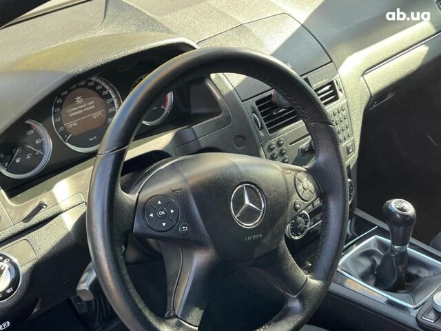 Мерседес С Класс 2010 в Киеве на Automoto.ua Белый Мерседес С Класс, объемом двигателя 2.1 л и пробегом 412 тыс. км за 8990 $, фото 17 на Automoto.ua