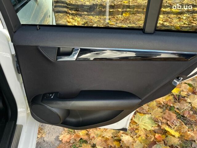 Мерседес С Класс 2010 в Киеве на Automoto.ua Белый Мерседес С Класс, объемом двигателя 2.1 л и пробегом 412 тыс. км за 8990 $, фото 28 на Automoto.ua