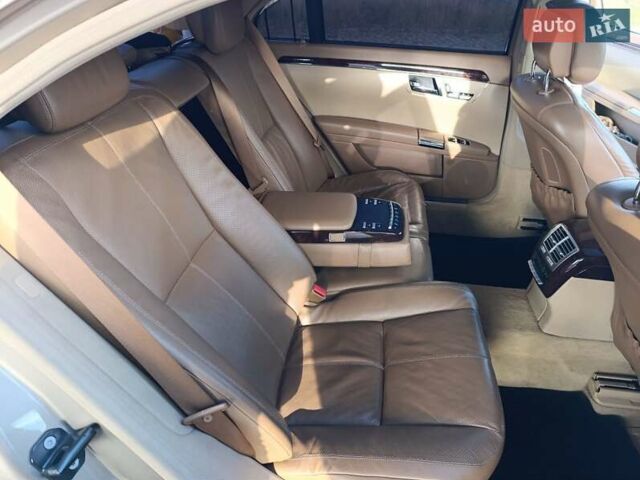Бежевый Мерседес С Класс, объемом двигателя 4.7 л и пробегом 389 тыс. км за 12500 $, фото 70 на Automoto.ua