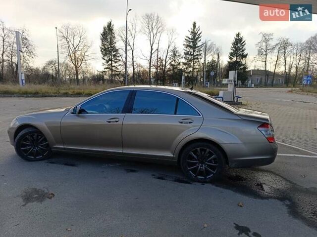 Бежевый Мерседес С Класс, объемом двигателя 4.7 л и пробегом 389 тыс. км за 12500 $, фото 1 на Automoto.ua