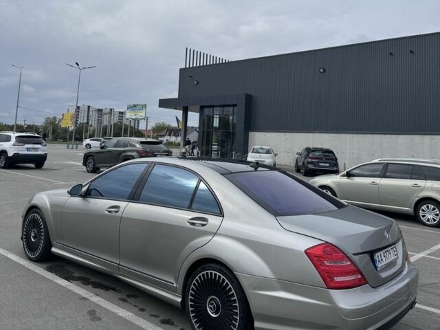 Бежевий Мерседес С Клас, об'ємом двигуна 5.5 л та пробігом 225 тис. км за 19000 $, фото 1 на Automoto.ua