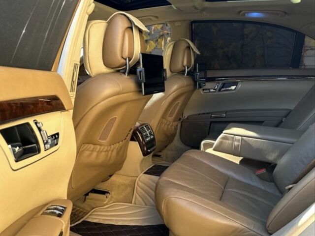 Бежевий Мерседес С Клас, об'ємом двигуна 5.5 л та пробігом 225 тис. км за 19000 $, фото 4 на Automoto.ua