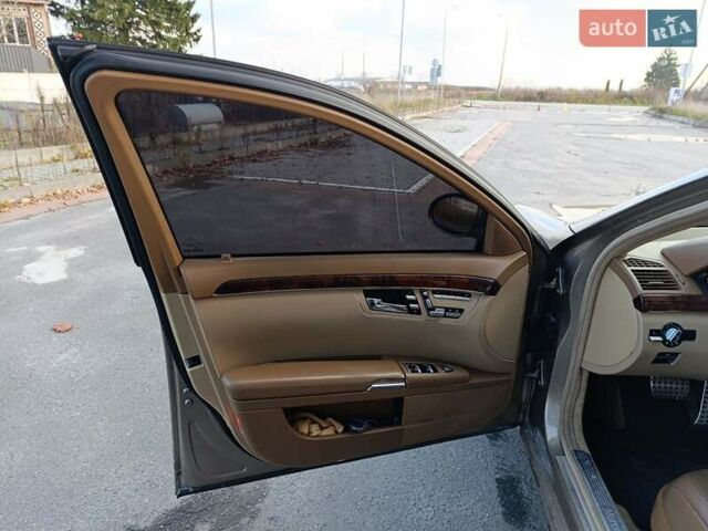 Бежевый Мерседес С Класс, объемом двигателя 4.7 л и пробегом 389 тыс. км за 12500 $, фото 49 на Automoto.ua