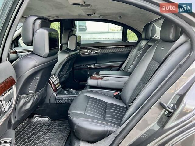 Бежевый Мерседес С Класс, объемом двигателя 6 л и пробегом 120 тыс. км за 44999 $, фото 26 на Automoto.ua