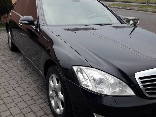 Черный Мерседес С Класс, объемом двигателя 3.5 л и пробегом 2 тыс. км за 12500 $, фото 1 на Automoto.ua
