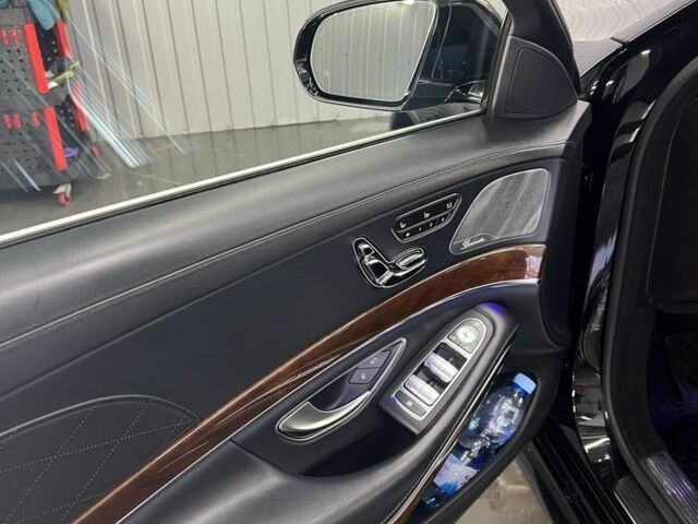 Чорний Мерседес С Клас, об'ємом двигуна 3 л та пробігом 223 тис. км за 39900 $, фото 10 на Automoto.ua