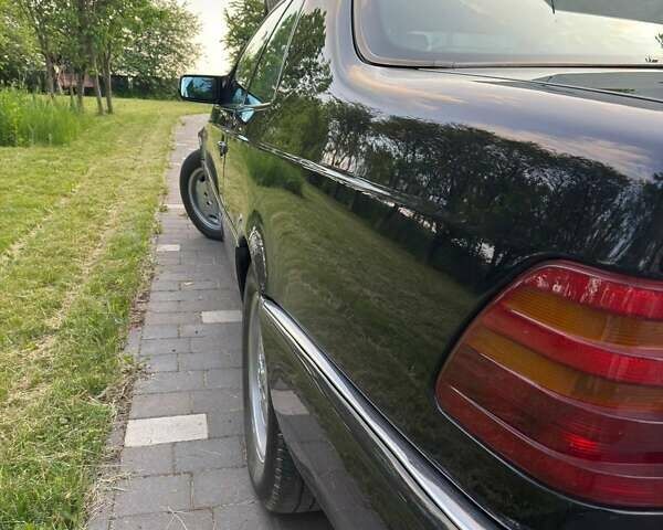 Черный Мерседес С Класс, объемом двигателя 4.2 л и пробегом 349 тыс. км за 19500 $, фото 2 на Automoto.ua