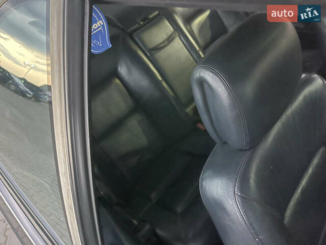 Черный Мерседес С Класс, объемом двигателя 4.2 л и пробегом 484 тыс. км за 9000 $, фото 19 на Automoto.ua