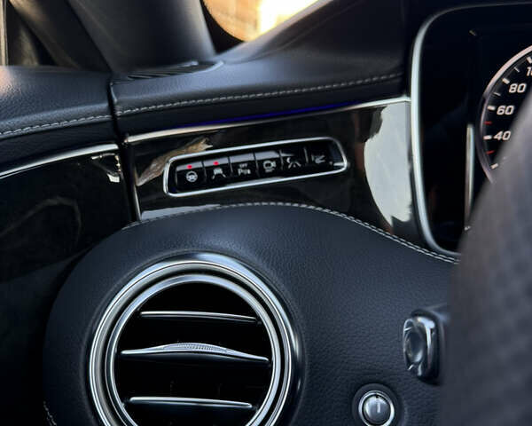 Черный Мерседес С Класс, объемом двигателя 4.7 л и пробегом 130 тыс. км за 57000 $, фото 17 на Automoto.ua