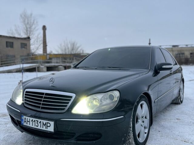 Черный Мерседес С Класс, объемом двигателя 4 л и пробегом 375 тыс. км за 9000 $, фото 1 на Automoto.ua