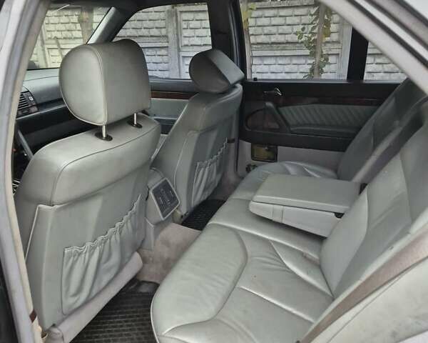 Чорний Мерседес С Клас, об'ємом двигуна 6 л та пробігом 170 тис. км за 2500 $, фото 4 на Automoto.ua