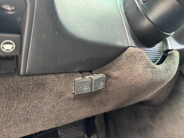 Черный Мерседес С Класс, объемом двигателя 6 л и пробегом 390 тыс. км за 4000 $, фото 11 на Automoto.ua