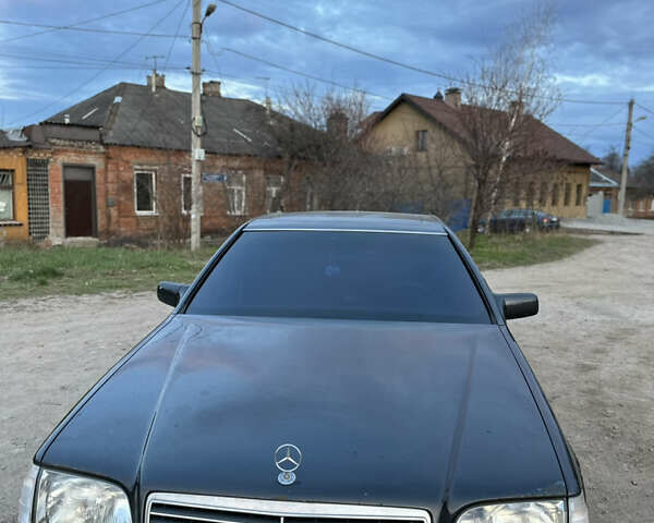 Чорний Мерседес С Клас, об'ємом двигуна 3.2 л та пробігом 130 тис. км за 3700 $, фото 1 на Automoto.ua