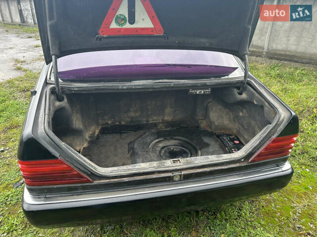 Черный Мерседес С Класс, объемом двигателя 2.8 л и пробегом 400 тыс. км за 3000 $, фото 11 на Automoto.ua