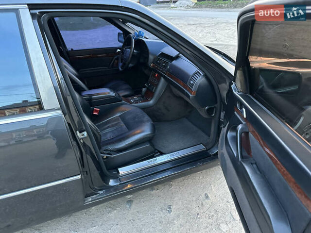 Чорний Мерседес С Клас, об'ємом двигуна 3.2 л та пробігом 130 тис. км за 3700 $, фото 9 на Automoto.ua