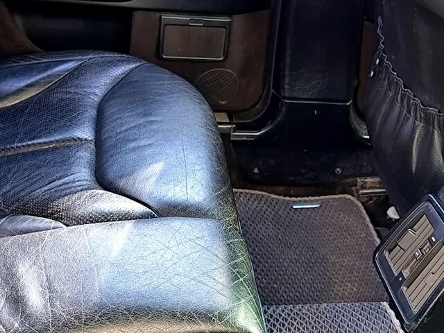 Черный Мерседес С Класс, объемом двигателя 3.2 л и пробегом 477 тыс. км за 3900 $, фото 3 на Automoto.ua