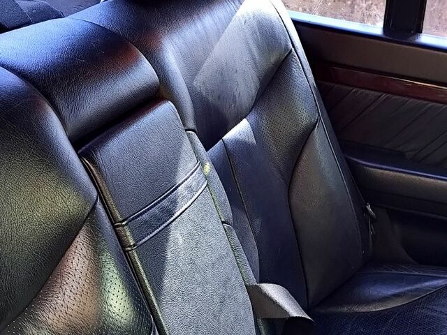 Черный Мерседес С Класс, объемом двигателя 3.2 л и пробегом 477 тыс. км за 3900 $, фото 2 на Automoto.ua