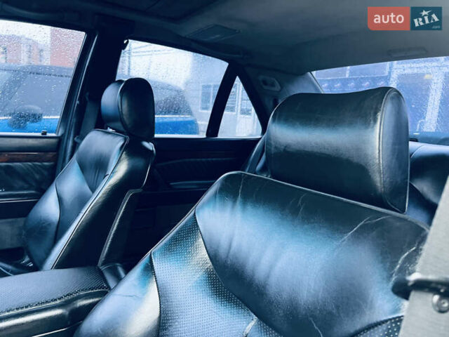 Черный Мерседес С Класс, объемом двигателя 3.5 л и пробегом 380 тыс. км за 3800 $, фото 20 на Automoto.ua