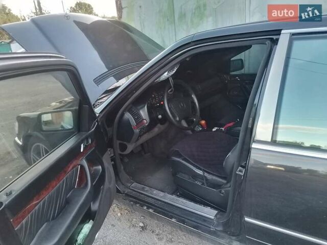 Чорний Мерседес С Клас, об'ємом двигуна 3.45 л та пробігом 638 тис. км за 4000 $, фото 7 на Automoto.ua