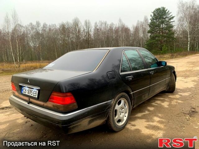 Черный Мерседес С Класс, объемом двигателя 3.2 л и пробегом 446 тыс. км за 5500 $, фото 5 на Automoto.ua