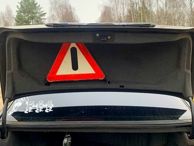 Черный Мерседес С Класс, объемом двигателя 3.2 л и пробегом 446 тыс. км за 5500 $, фото 12 на Automoto.ua