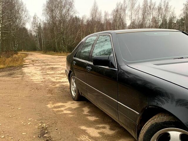 Черный Мерседес С Класс, объемом двигателя 3.2 л и пробегом 446 тыс. км за 5500 $, фото 2 на Automoto.ua