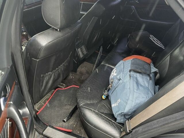 Черный Мерседес С Класс, объемом двигателя 4.2 л и пробегом 900 тыс. км за 2800 $, фото 6 на Automoto.ua