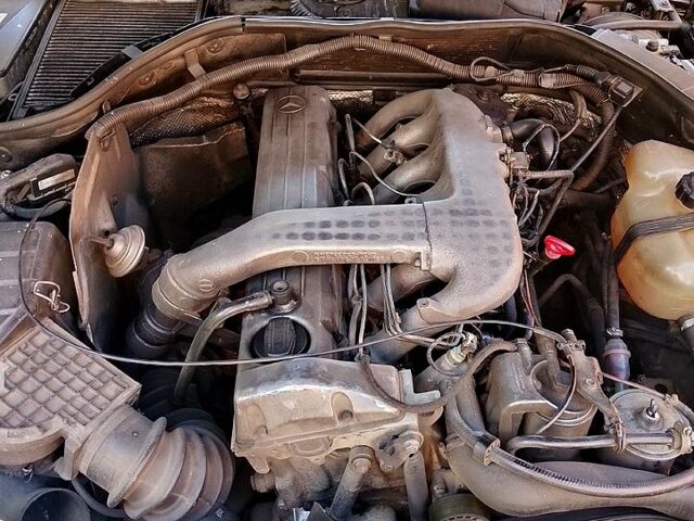 Черный Мерседес С Класс, объемом двигателя 3.4 л и пробегом 395 тыс. км за 2800 $, фото 2 на Automoto.ua