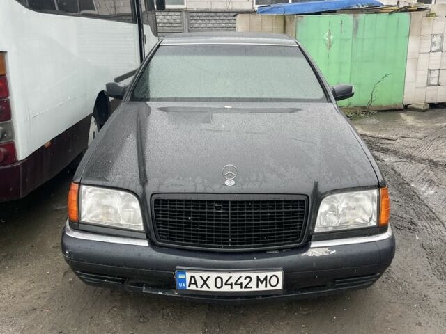 Черный Мерседес С Класс, объемом двигателя 4.2 л и пробегом 900 тыс. км за 2800 $, фото 1 на Automoto.ua