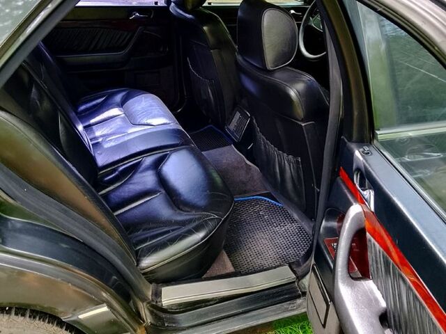 Черный Мерседес С Класс, объемом двигателя 3.4 л и пробегом 395 тыс. км за 2800 $, фото 4 на Automoto.ua