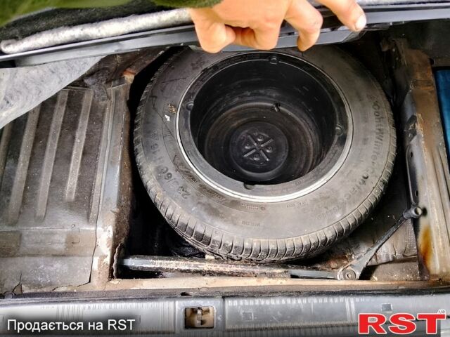 Черный Мерседес С Класс, объемом двигателя 3.4 л и пробегом 395 тыс. км за 2800 $, фото 5 на Automoto.ua