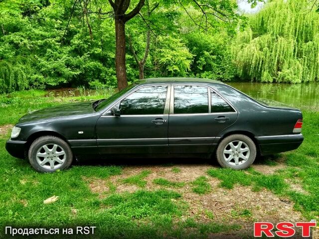 Черный Мерседес С Класс, объемом двигателя 3.4 л и пробегом 395 тыс. км за 2800 $, фото 3 на Automoto.ua