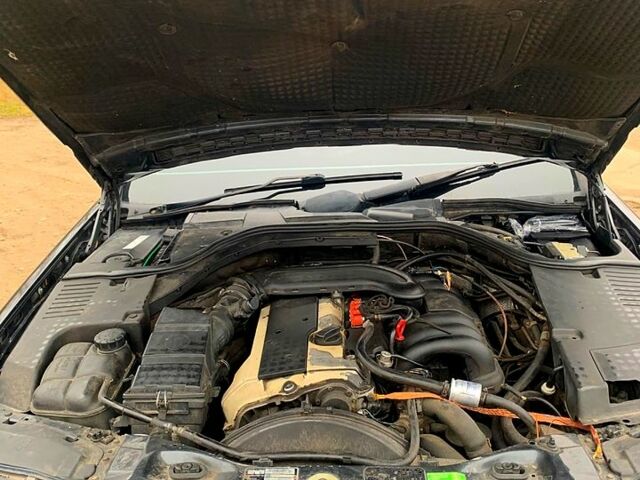 Черный Мерседес С Класс, объемом двигателя 3.2 л и пробегом 446 тыс. км за 5500 $, фото 11 на Automoto.ua