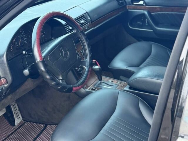 Черный Мерседес С Класс, объемом двигателя 3.5 л и пробегом 444 тыс. км за 6500 $, фото 4 на Automoto.ua