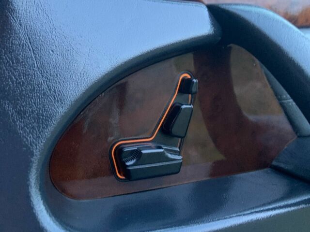 Черный Мерседес С Класс, объемом двигателя 3.2 л и пробегом 304 тыс. км за 4700 $, фото 16 на Automoto.ua