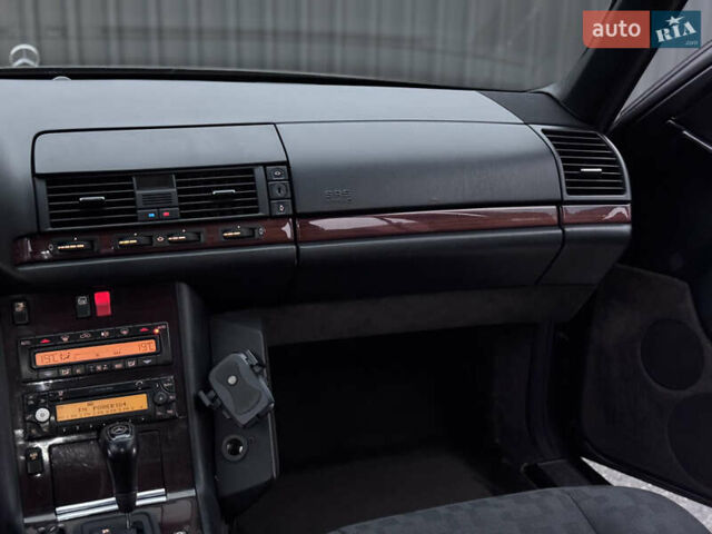 Черный Мерседес С Класс, объемом двигателя 3.2 л и пробегом 410 тыс. км за 7800 $, фото 43 на Automoto.ua