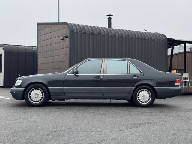 Черный Мерседес С Класс, объемом двигателя 3.2 л и пробегом 410 тыс. км за 7800 $, фото 6 на Automoto.ua