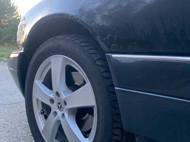 Черный Мерседес С Класс, объемом двигателя 3.2 л и пробегом 304 тыс. км за 4700 $, фото 4 на Automoto.ua