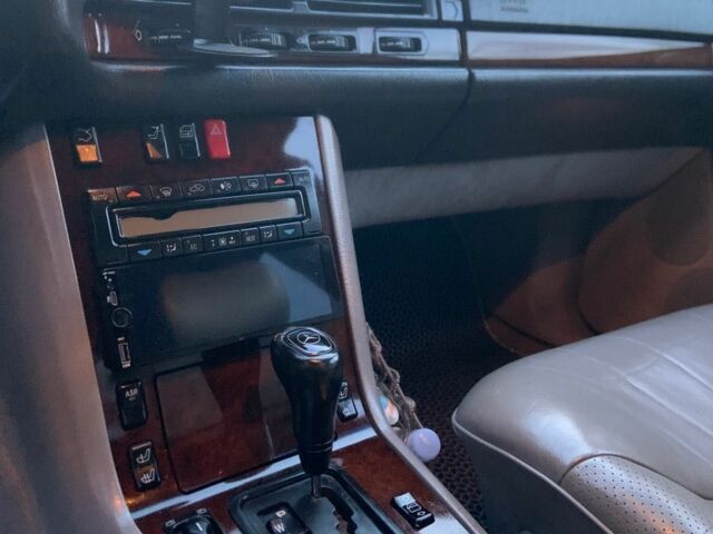 Черный Мерседес С Класс, объемом двигателя 3.2 л и пробегом 304 тыс. км за 4700 $, фото 13 на Automoto.ua