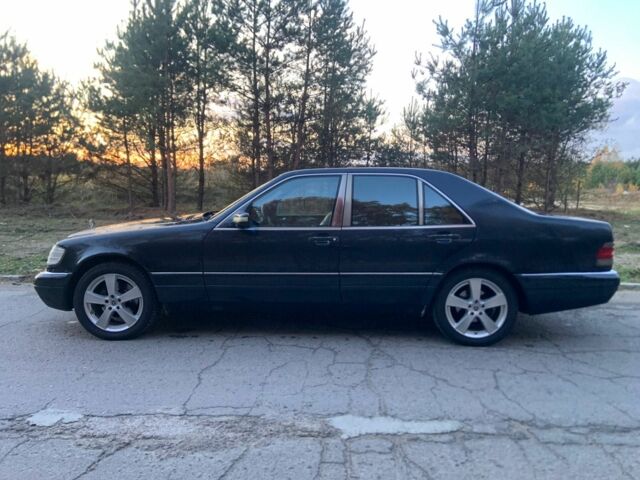 Черный Мерседес С Класс, объемом двигателя 3.2 л и пробегом 304 тыс. км за 4700 $, фото 3 на Automoto.ua