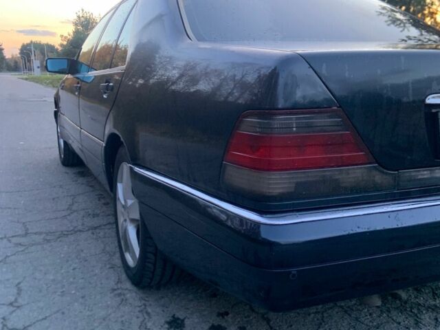 Черный Мерседес С Класс, объемом двигателя 3.2 л и пробегом 304 тыс. км за 4700 $, фото 5 на Automoto.ua