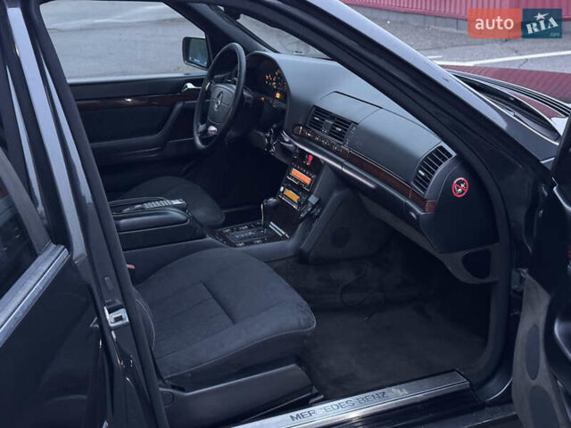 Черный Мерседес С Класс, объемом двигателя 3.2 л и пробегом 410 тыс. км за 7800 $, фото 47 на Automoto.ua