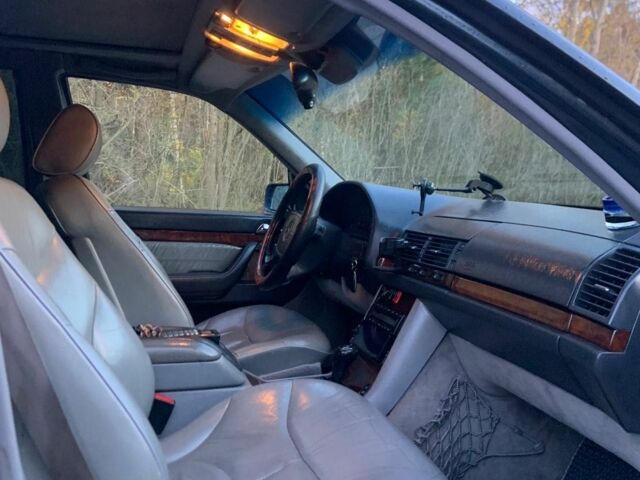 Черный Мерседес С Класс, объемом двигателя 3.2 л и пробегом 304 тыс. км за 4700 $, фото 14 на Automoto.ua