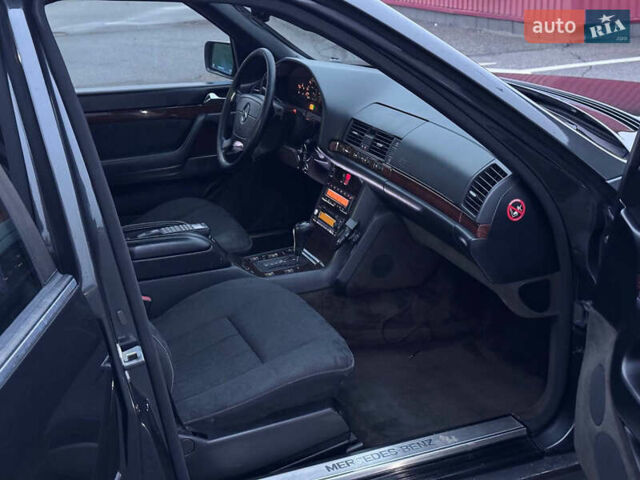 Чорний Мерседес С Клас, об'ємом двигуна 3.2 л та пробігом 410 тис. км за 7300 $, фото 51 на Automoto.ua