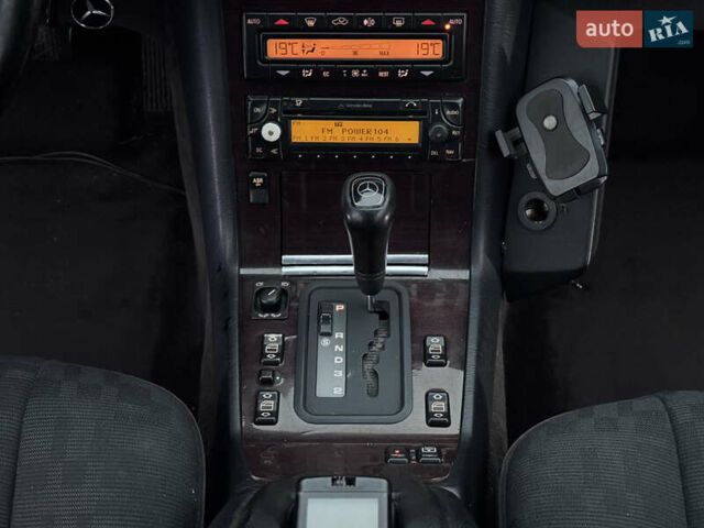 Черный Мерседес С Класс, объемом двигателя 3.2 л и пробегом 410 тыс. км за 7800 $, фото 41 на Automoto.ua