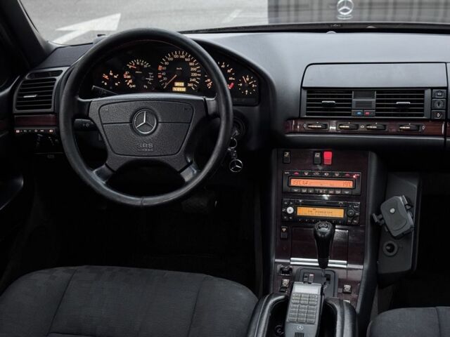 Черный Мерседес С Класс, объемом двигателя 3.2 л и пробегом 410 тыс. км за 7800 $, фото 13 на Automoto.ua