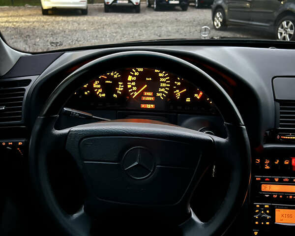 Черный Мерседес С Класс, объемом двигателя 5 л и пробегом 312 тыс. км за 23000 $, фото 15 на Automoto.ua