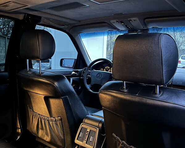 Черный Мерседес С Класс, объемом двигателя 5 л и пробегом 312 тыс. км за 23000 $, фото 23 на Automoto.ua